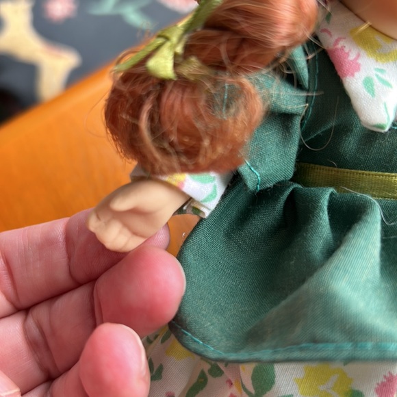 ANNE OF GREEN GABLES porcelain doll - Picture 4 of 9